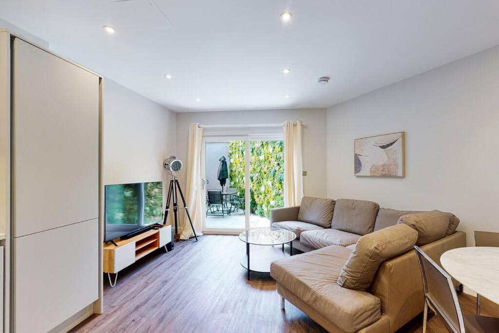 Elegant 2Bed Flat 10Min To Wimbledon Tennis Courts Londra Exterior foto