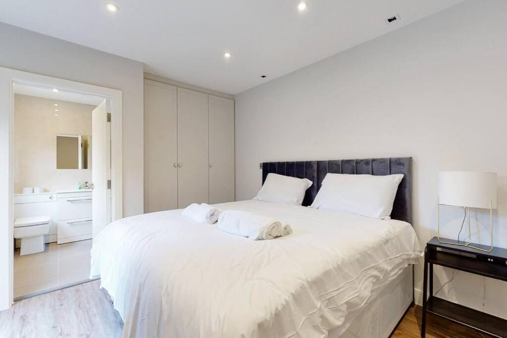 Elegant 2Bed Flat 10Min To Wimbledon Tennis Courts Londra Exterior foto